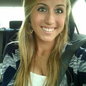 Meet your Posher, Hailey