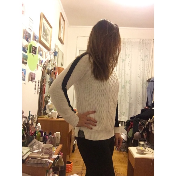 Zara Sweater - Picture 4 of 4