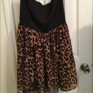 Strapless leopard print dress