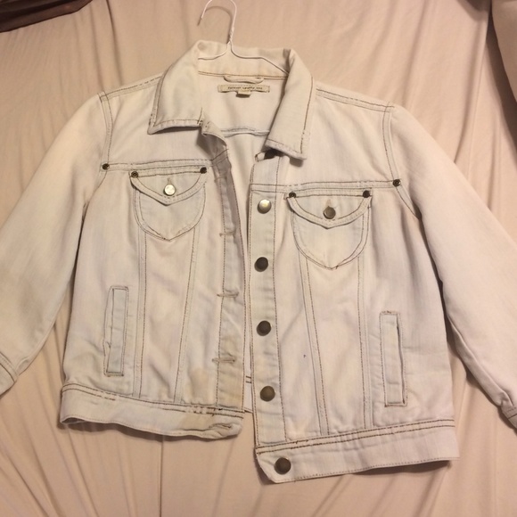 Forever 21 light wash jean jacket. Size medium