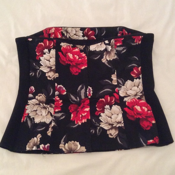 Bustier - Picture 2 of 3