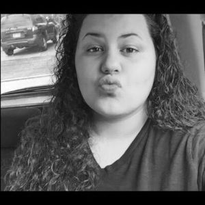 Meet your Posher, Olivia