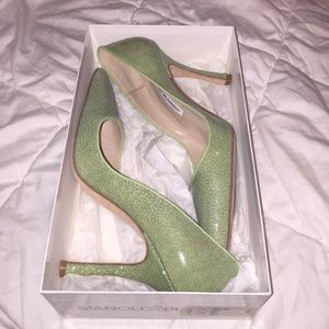 One of a kind Stingray, Iridescent Pumps