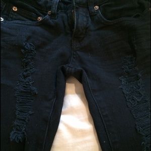 Black fray jean looks just like the frame brand