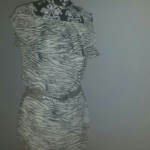 Bebe white and black stripped top Size XL