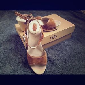 UGG Oliana Sandal, size 7