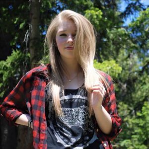 Meet your Posher, Elise