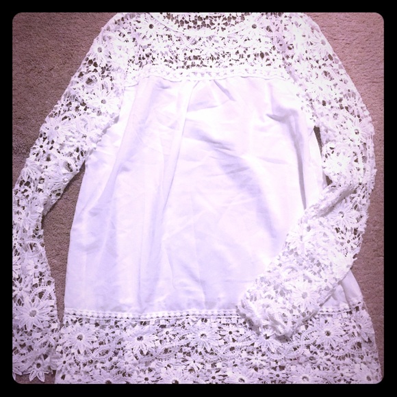 ❄️❄️white lace top❄️❄️