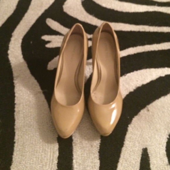 Nine West Nude Pumps