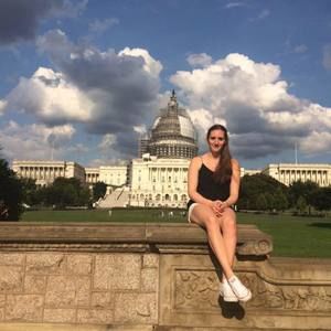 Meet your Posher, Danielle