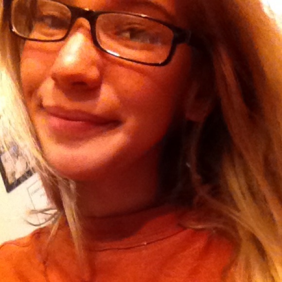 Meet your Posher, Stephanie - Picture 1 of 1