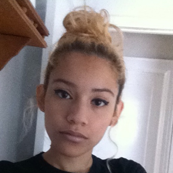 Meet your Posher, Angie - Picture 1 of 1