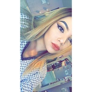 Meet your Posher, Candi