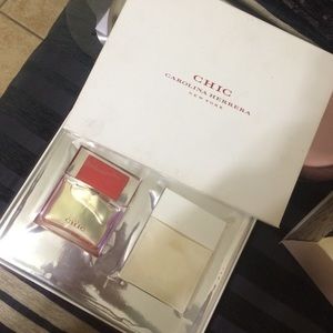 CHIC Carolina Herrera