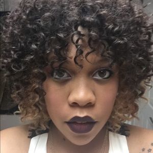 Meet your Posher, Mally