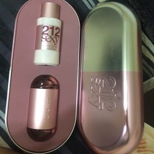 212 Carolina Herrera