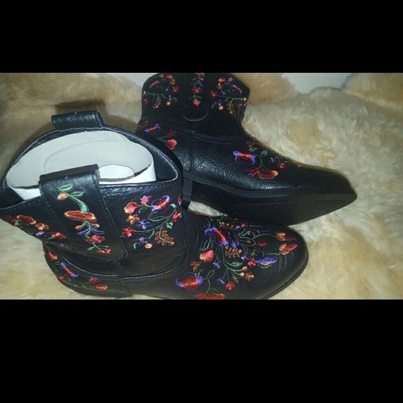 SOLD - Picture 3 of 4