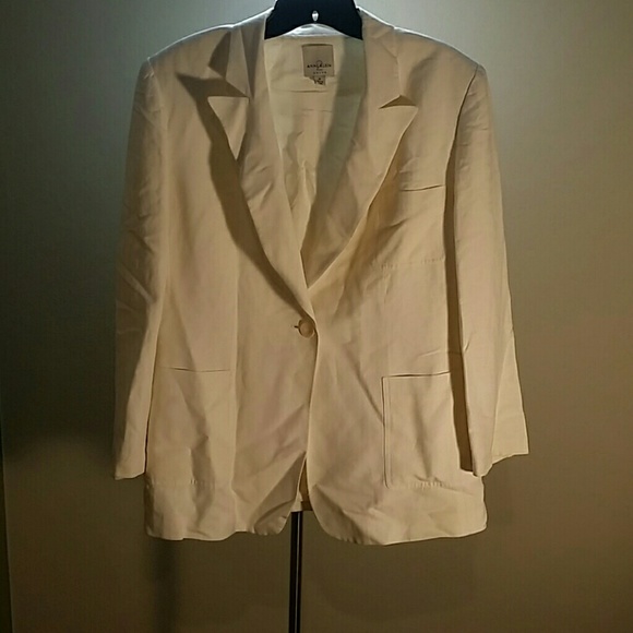 White Anne Klein one-button blazer