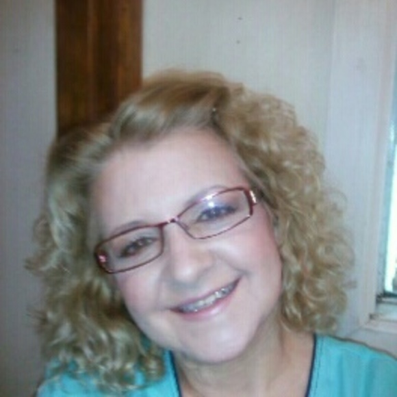 Meet your Posher, Michelle - Picture 1 of 1
