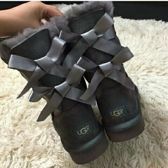 AUTH UGG GRAY BAILEY BOW BOOTS