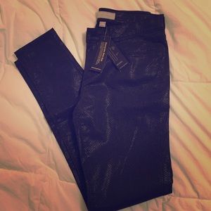 Second Price drop!! Black snakeskin legging jeans
