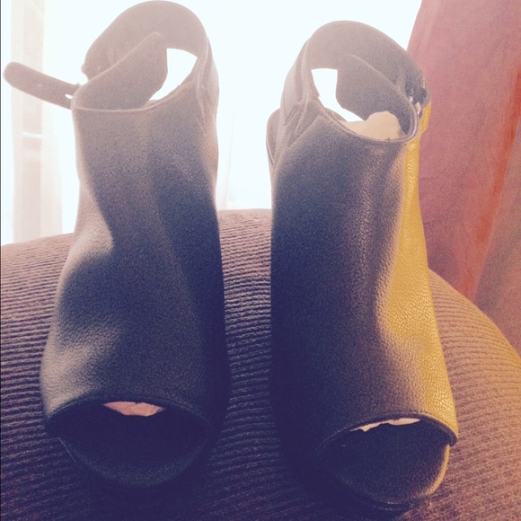 Wedge Peep Toe Shoes - Picture 2 of 4