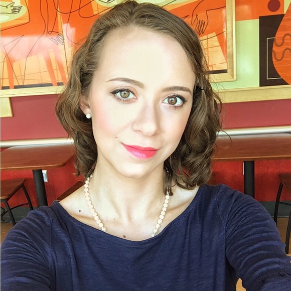 Meet your Posher, Erica - Picture 3 of 3