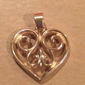 James Avery 14k gold French heart scroll pendant