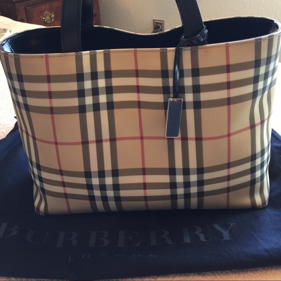 Burberry Handbags - Authentic Vintage Burberry Nova Check Medium Tote