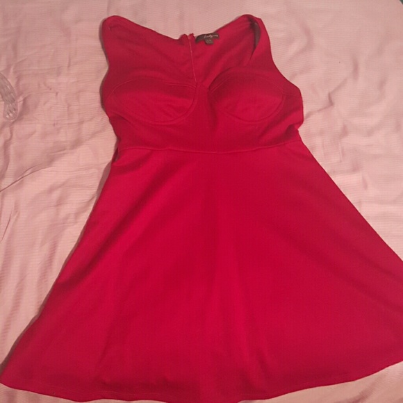 Deep holiday red sleeveless dress - Picture 2 of 3