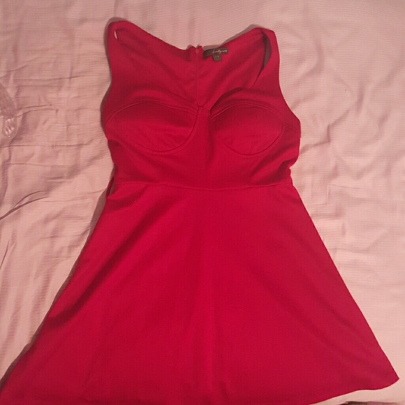 Deep holiday red sleeveless dress - Picture 3 of 3