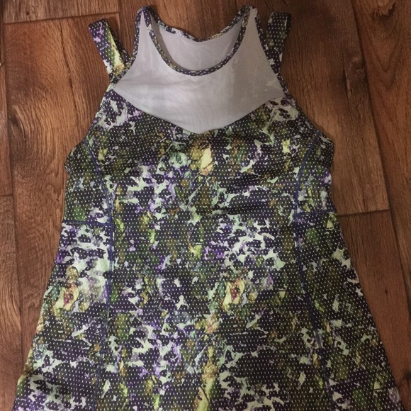 Lululemon run in the city tank