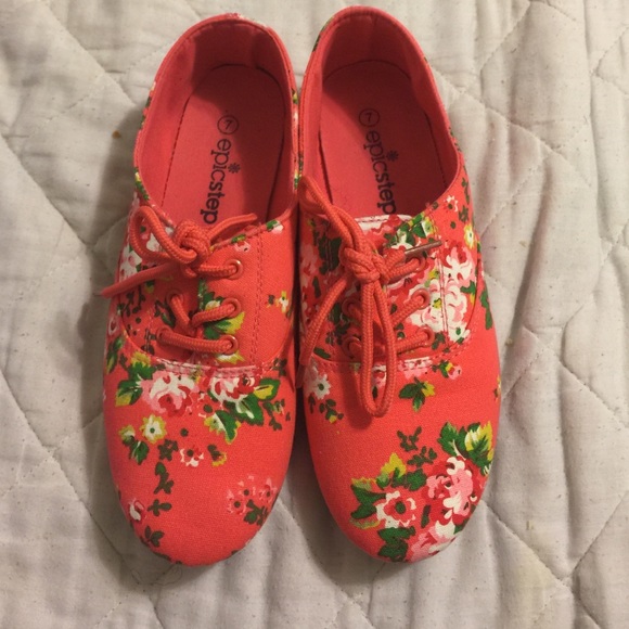 Orange Floral Shoes 🍁🍂