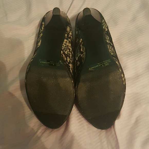 Black lace covered nude pumps - Picture 3 of 3