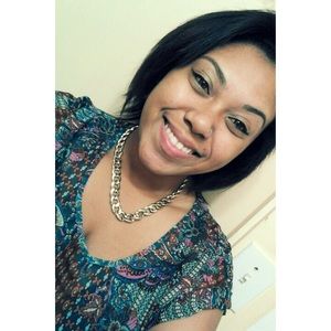 Meet your Posher, Ta-isha