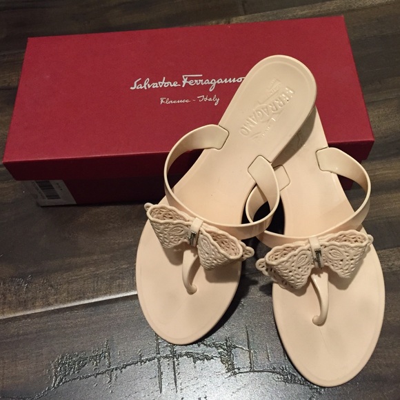 salvatore ferragamo pandy blush flats