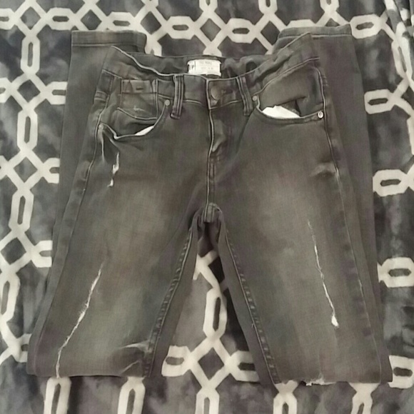 Free People black/dark grey distressed denim 26