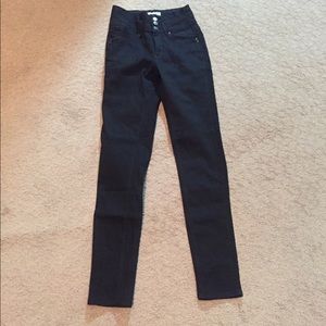 High waisted black guess skinny jeans