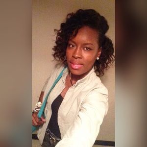 Meet your Posher, Latoya