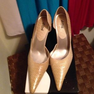 Beige Lizard skin heels