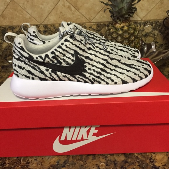 Yeezy 350 Inspired by Nike from AMAC Customs - Picture 2 of 4