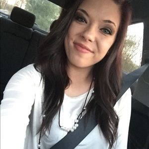 Meet your Posher, Alyssa