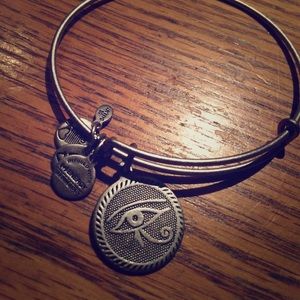 'Eye of Horus' Expandable Wire Bangle