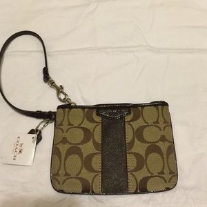 NWT* small coach wristlet never used!