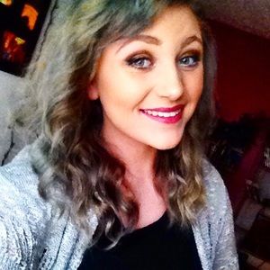 Meet your Posher, Natalie