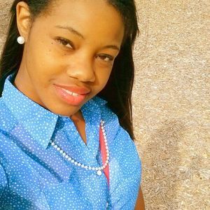 Meet your Posher, Latisha