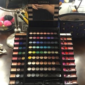 Makeup palette