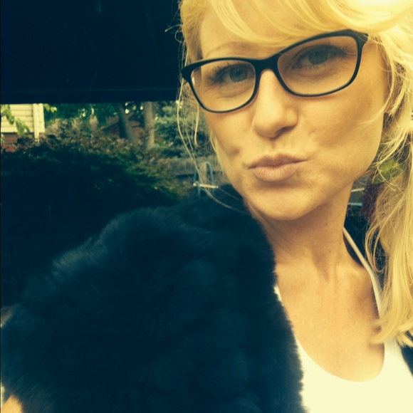 Meet your Posher, Angelica