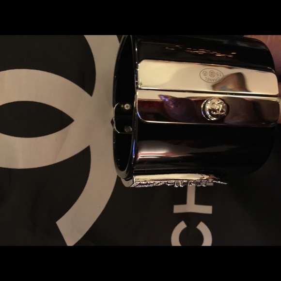 Cuff Bracelet - Picture 4 of 4