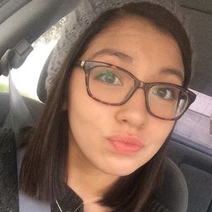 Meet your Posher, Cierra